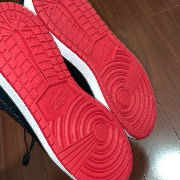 Nike Air Jordan sneakers - Size women's 8 or kids 6.5 - Picture 7 of 7